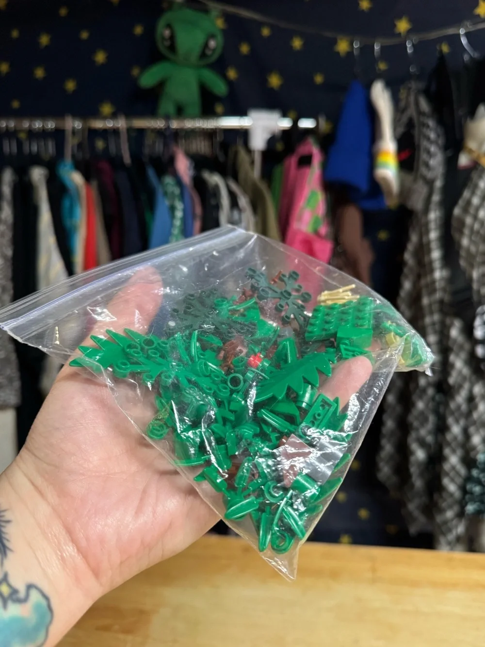 Loose Green Lego Plant and Leaf Pieces - Bagged Assortment - Picture 2 of 3